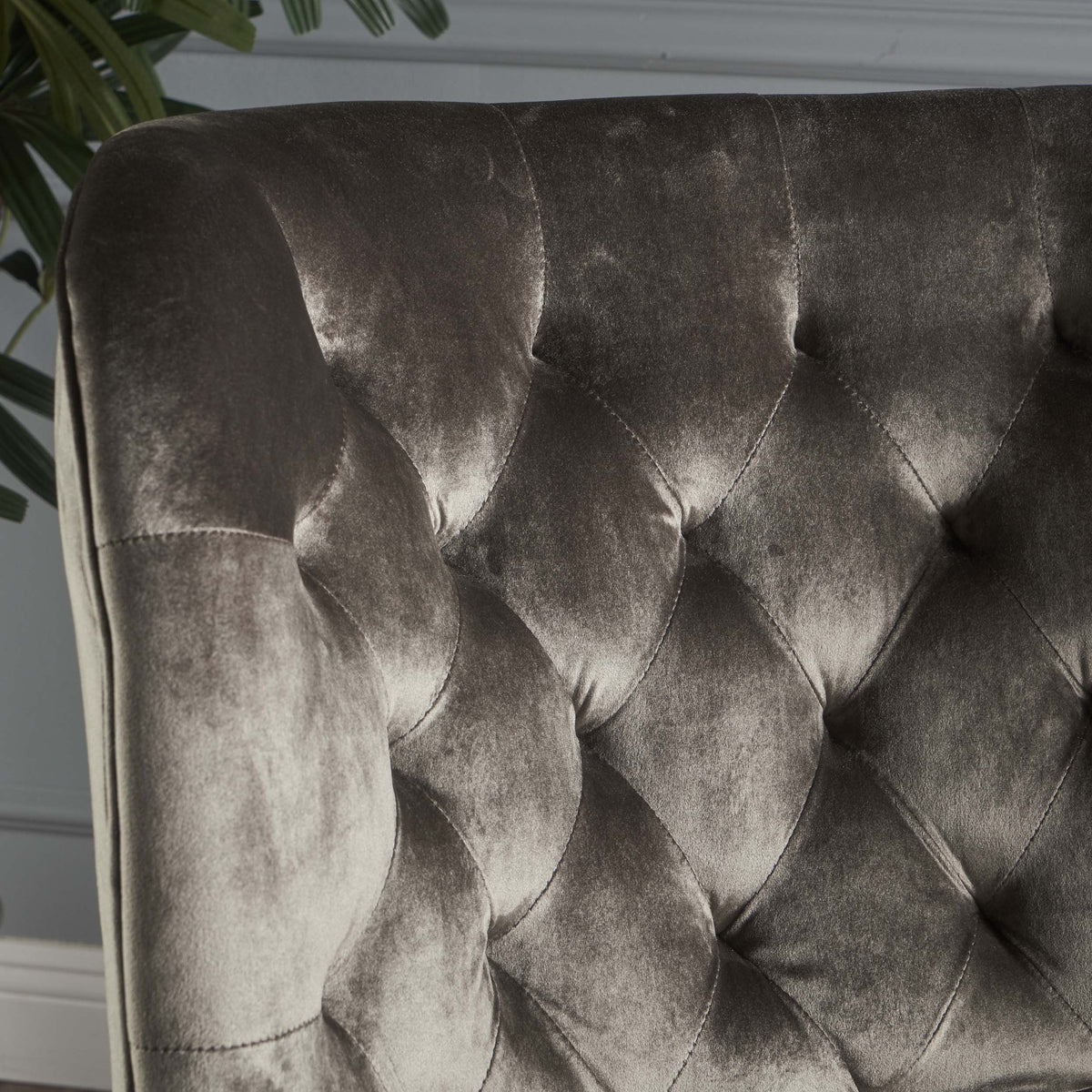 Gray Fabric Club Chair U87936