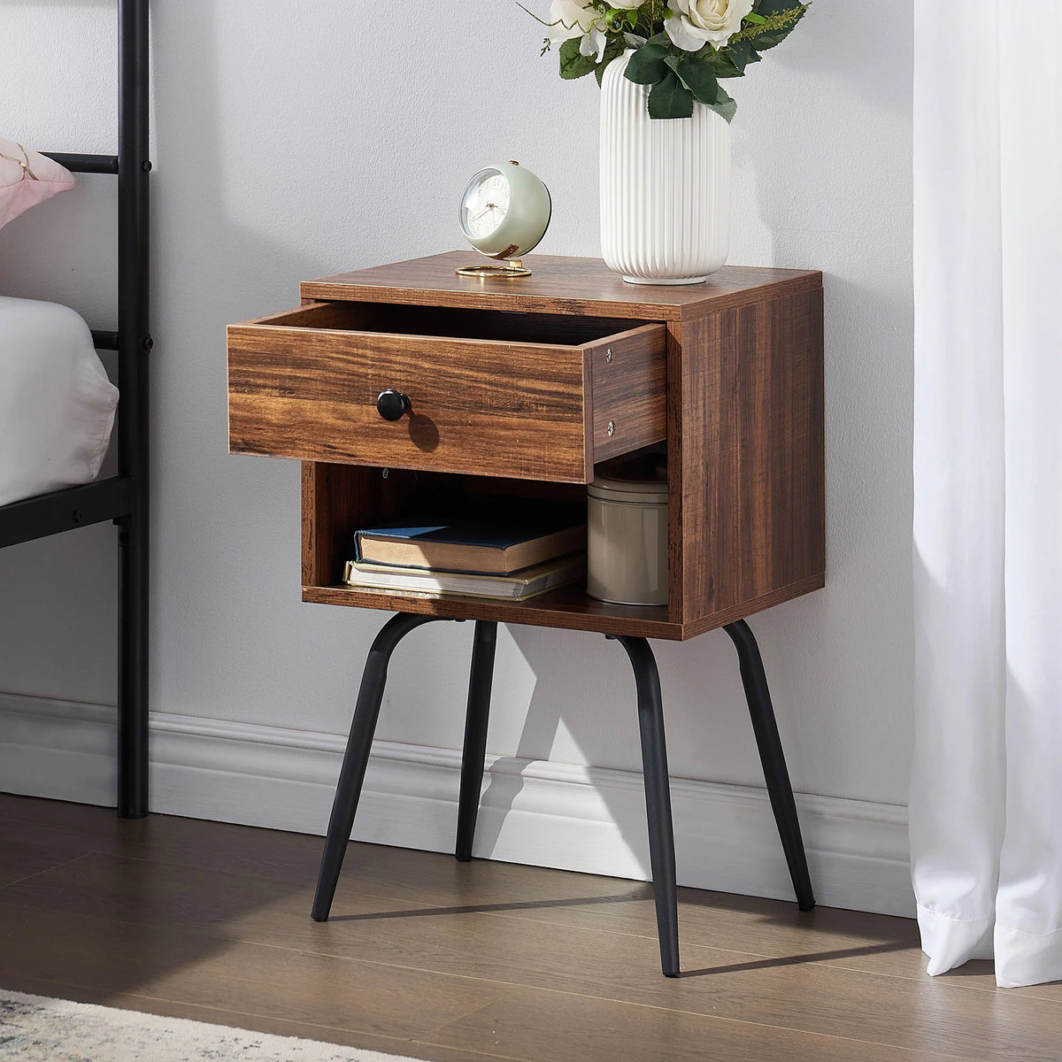 3-piece Full Size Bed Frame and Nightstands Z209