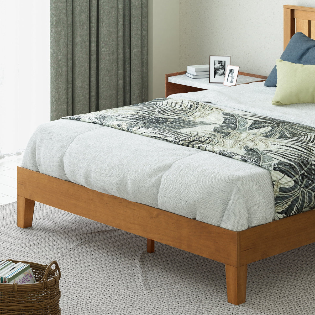 Queen Wood Platform Bed Frame with Headboard O926