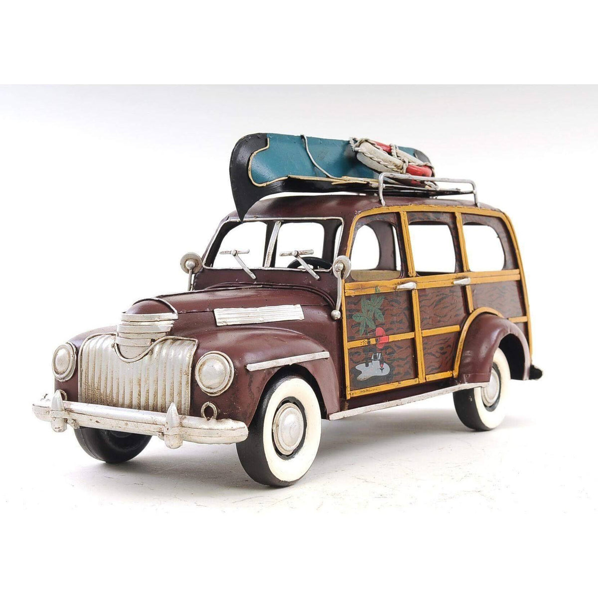 1947 Chevrolet Suburban with Canoe 1:14 R52045