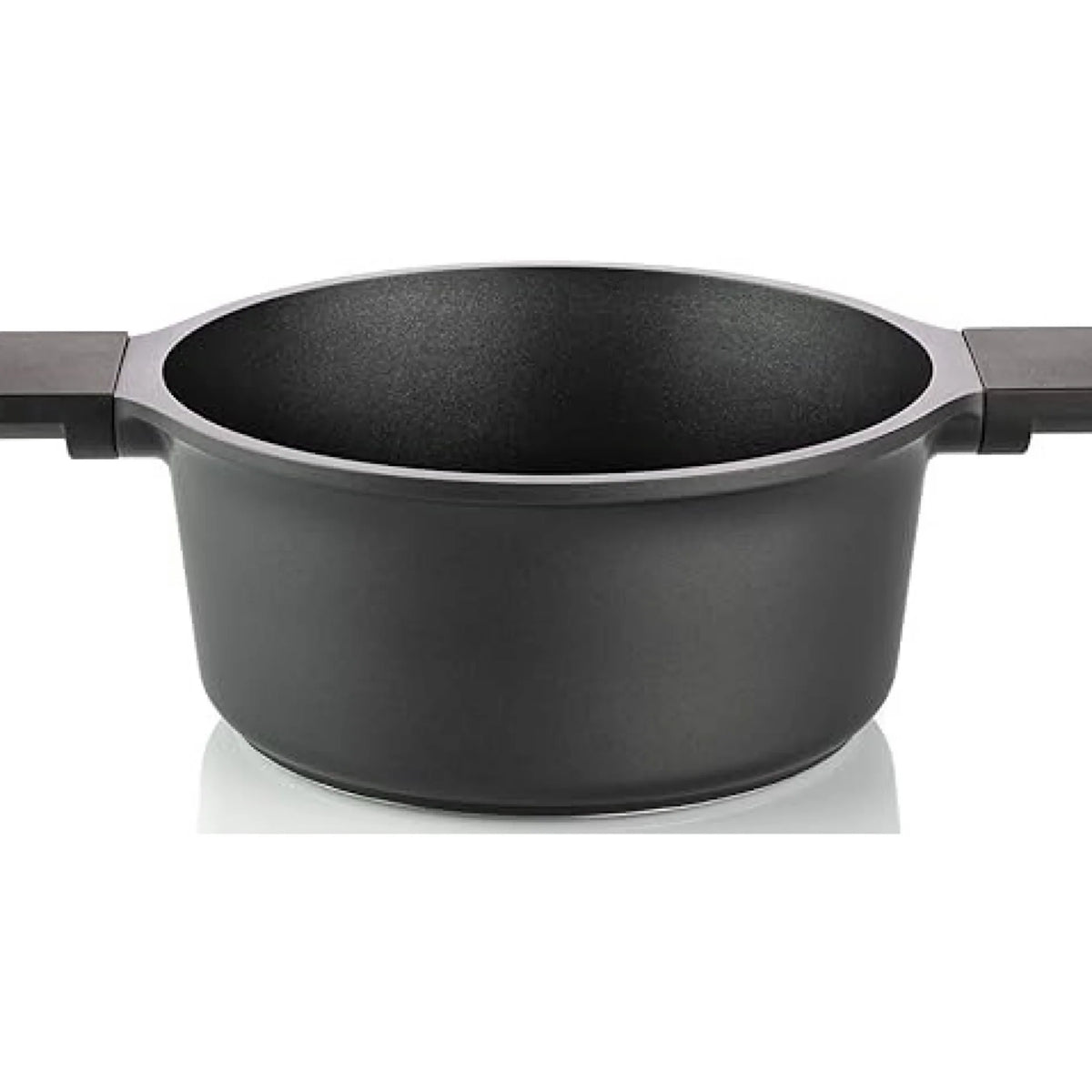Black 20cm Casserole D810