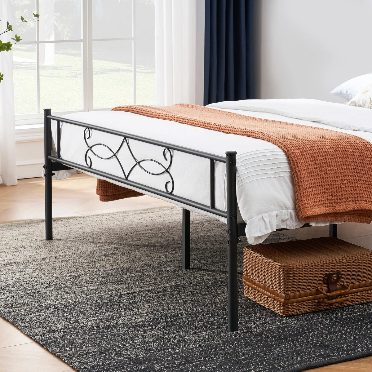 3-piece Full Size Bed Frame and Nightstands Z209